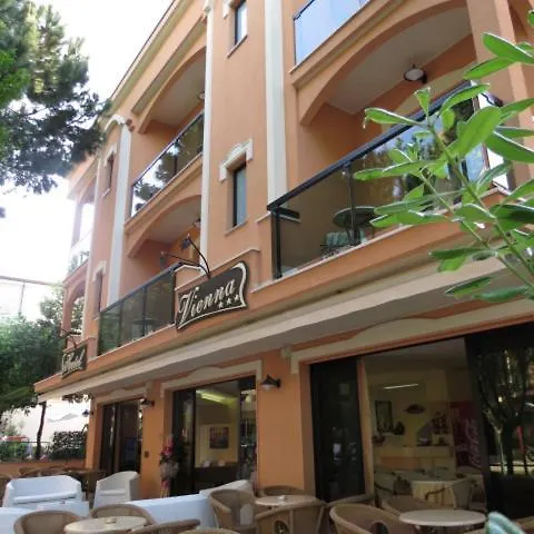 Hotel Vienna 米萨诺阿德里亚蒂科